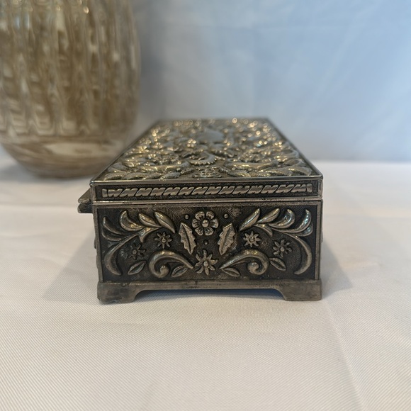 Vintage Godinger Silver Plate Ornate Jewelry Trinket Box - Picture 3 of 8